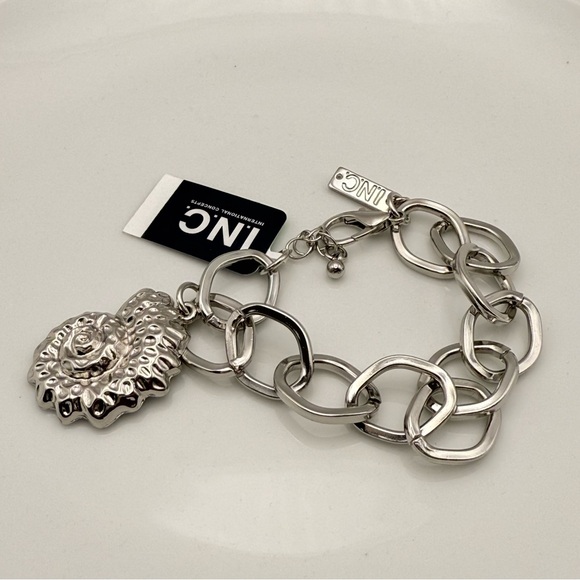 INC NWT Rhodium-Plated Silver Shell Charm Link Bracelet Textured Nautical Style - Picture 2 of 8